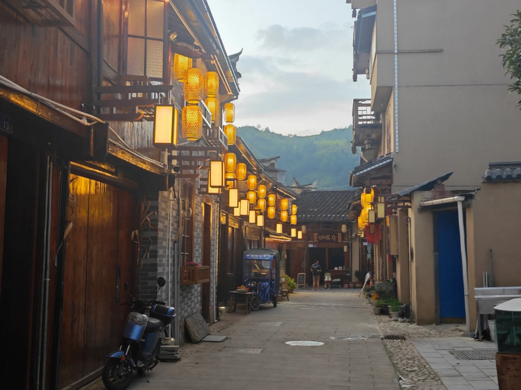 宁德屏南|双溪古镇推荐    那里存留着许多明清房屋,多为土墙黑瓦两至