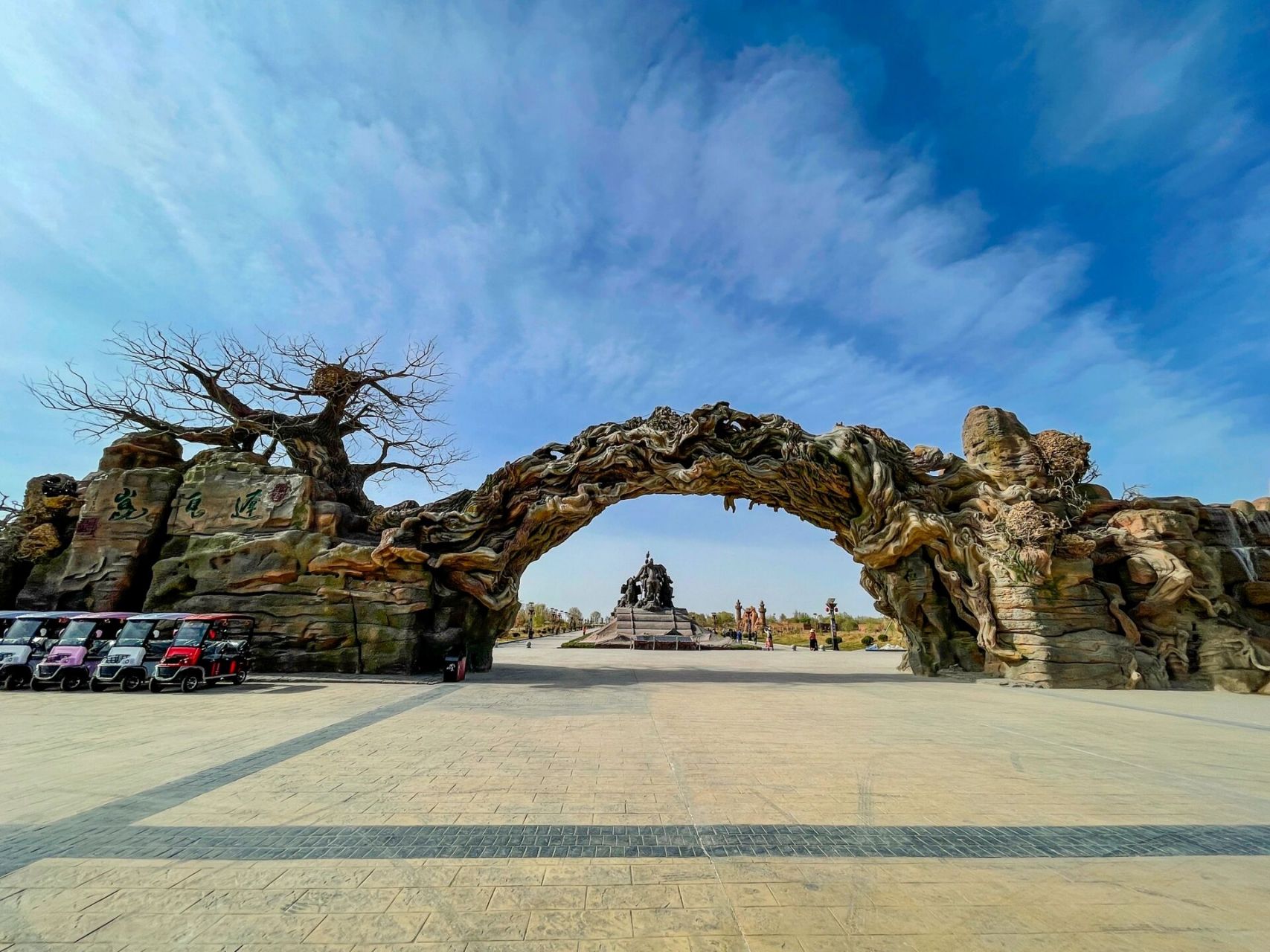 解锁南疆|系列六(达瓦昆沙漠) 达瓦昆沙漠位干塔克拉玛千沙漠边缘地荒