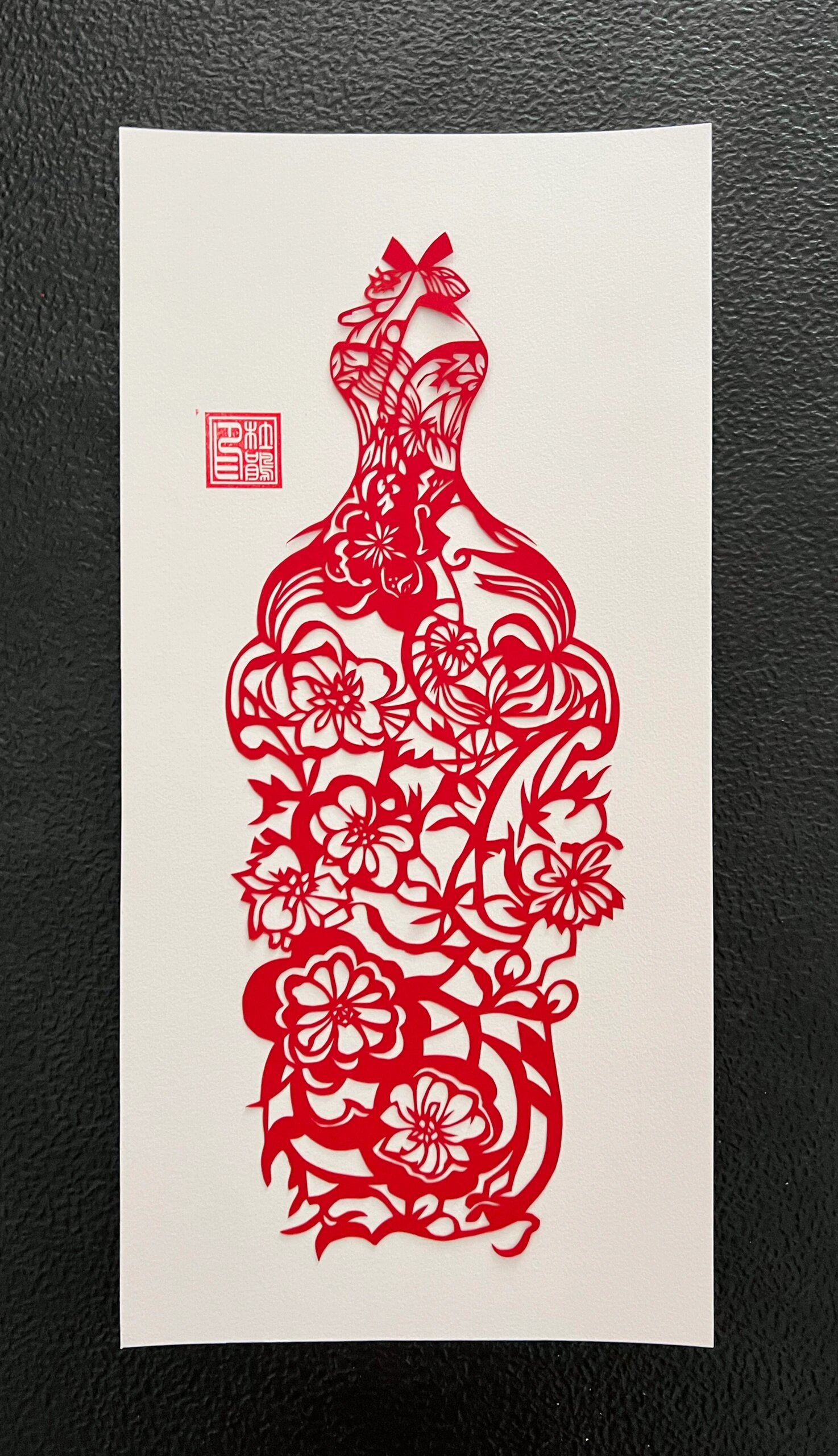 旗袍剪纸作品客订(尺寸:a3)