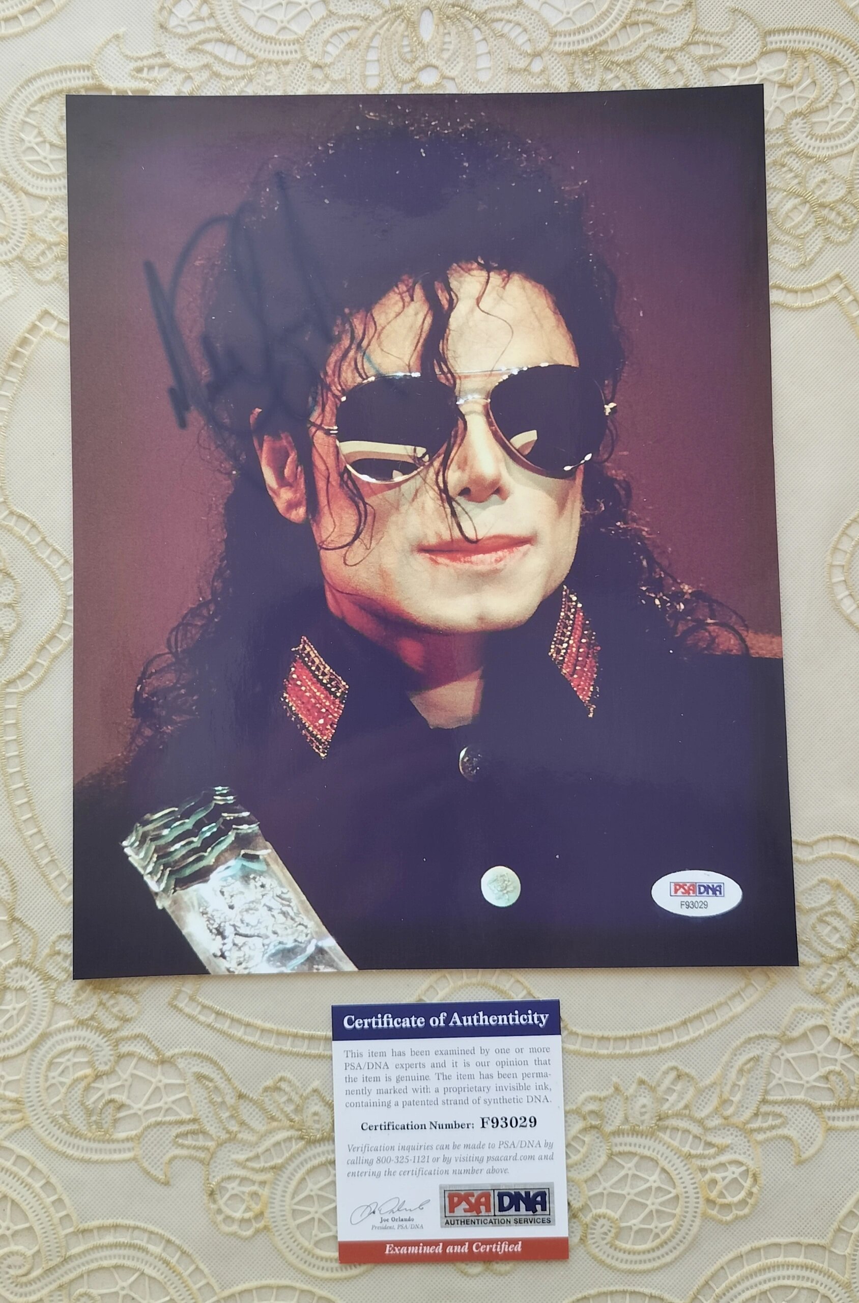 流行音乐之王迈克尔杰克逊签名照附权威证书