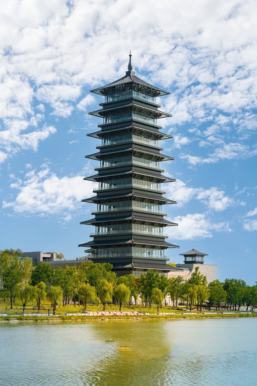 便起始于扬州的邗沟,作为运河的原点城市,中国大运河博物馆坐落