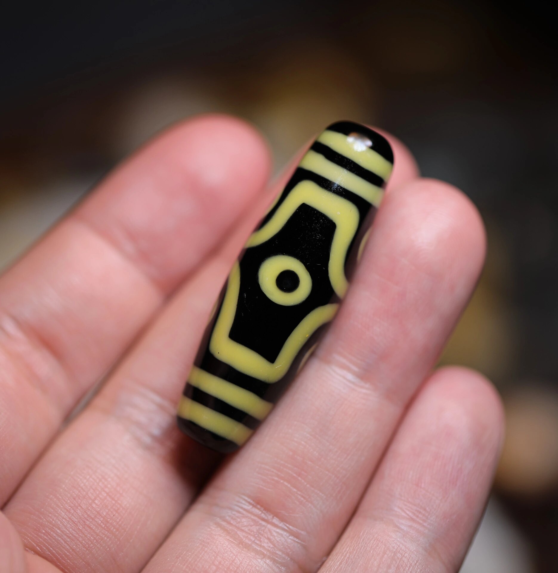 藏区传世珍品十字金刚六眼老琉璃天珠