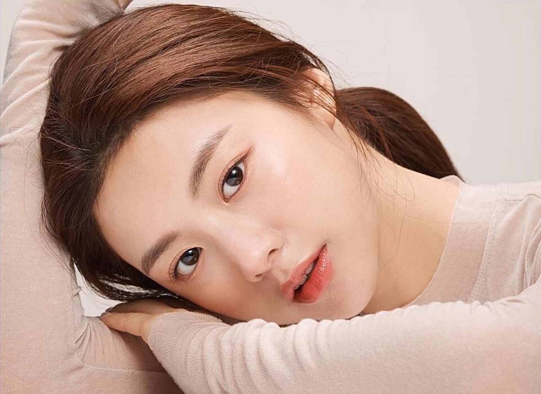 欧阳娜娜侧脸输惨古力娜扎?