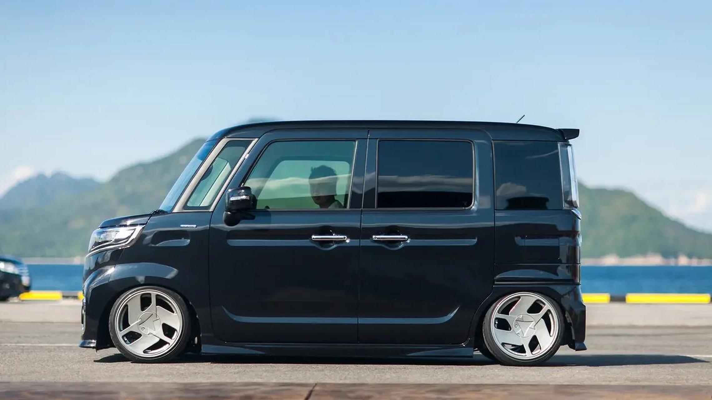 铃木"spacia",搭载0.