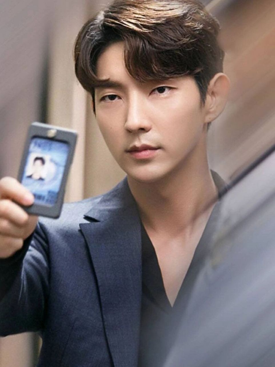 每天认识一个男艺人19——李准基 李准基 1982年出生于韩国釜山,毕业