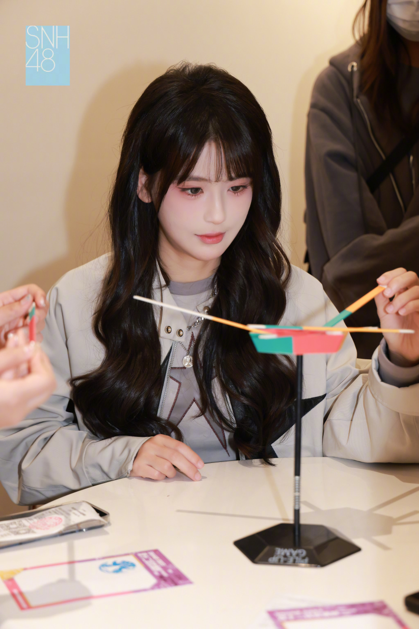 "双十二狂欢派对"day2 镜头记录了沉浸式玩游戏的美少女们有多拼 snh