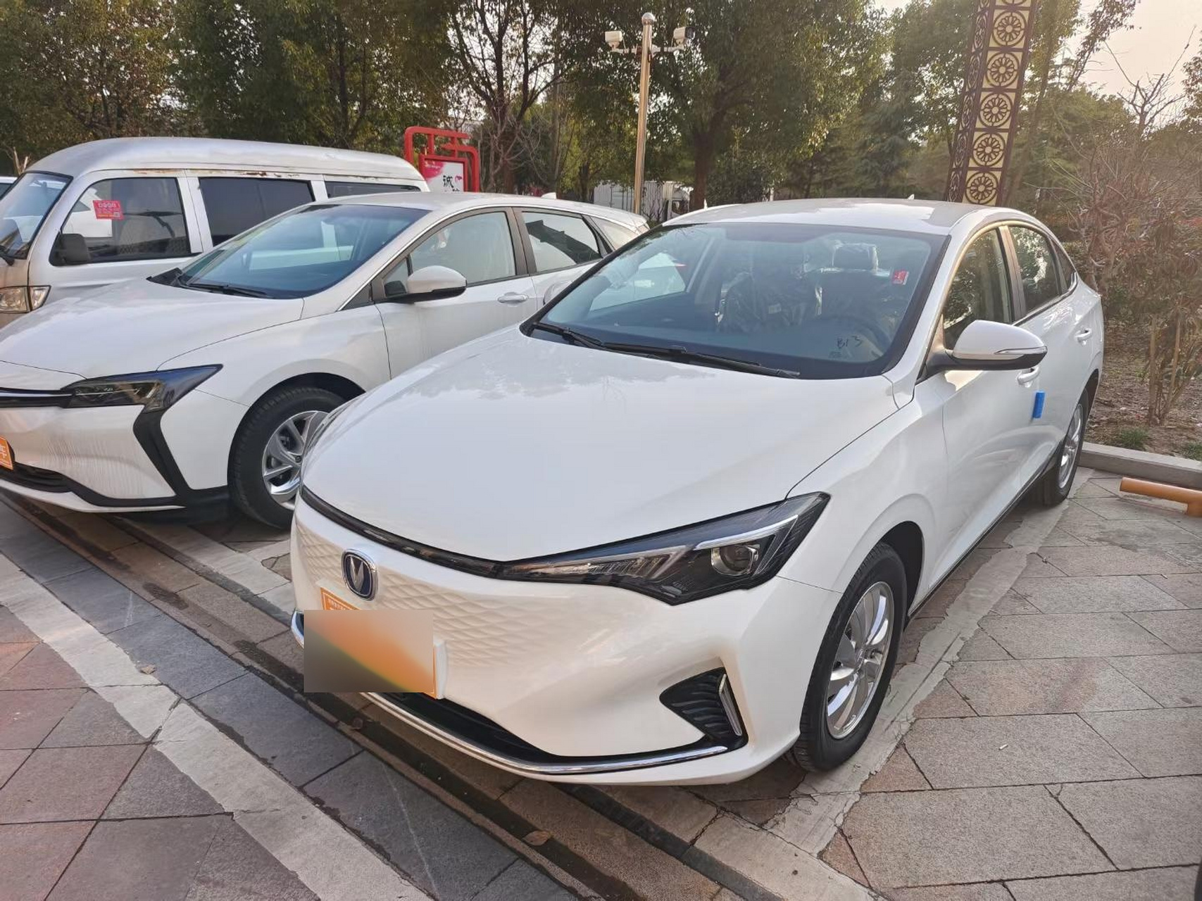 新到车型,长安逸动 续航401,磷酸铁锂电池 电池质保五年五十万公里 超