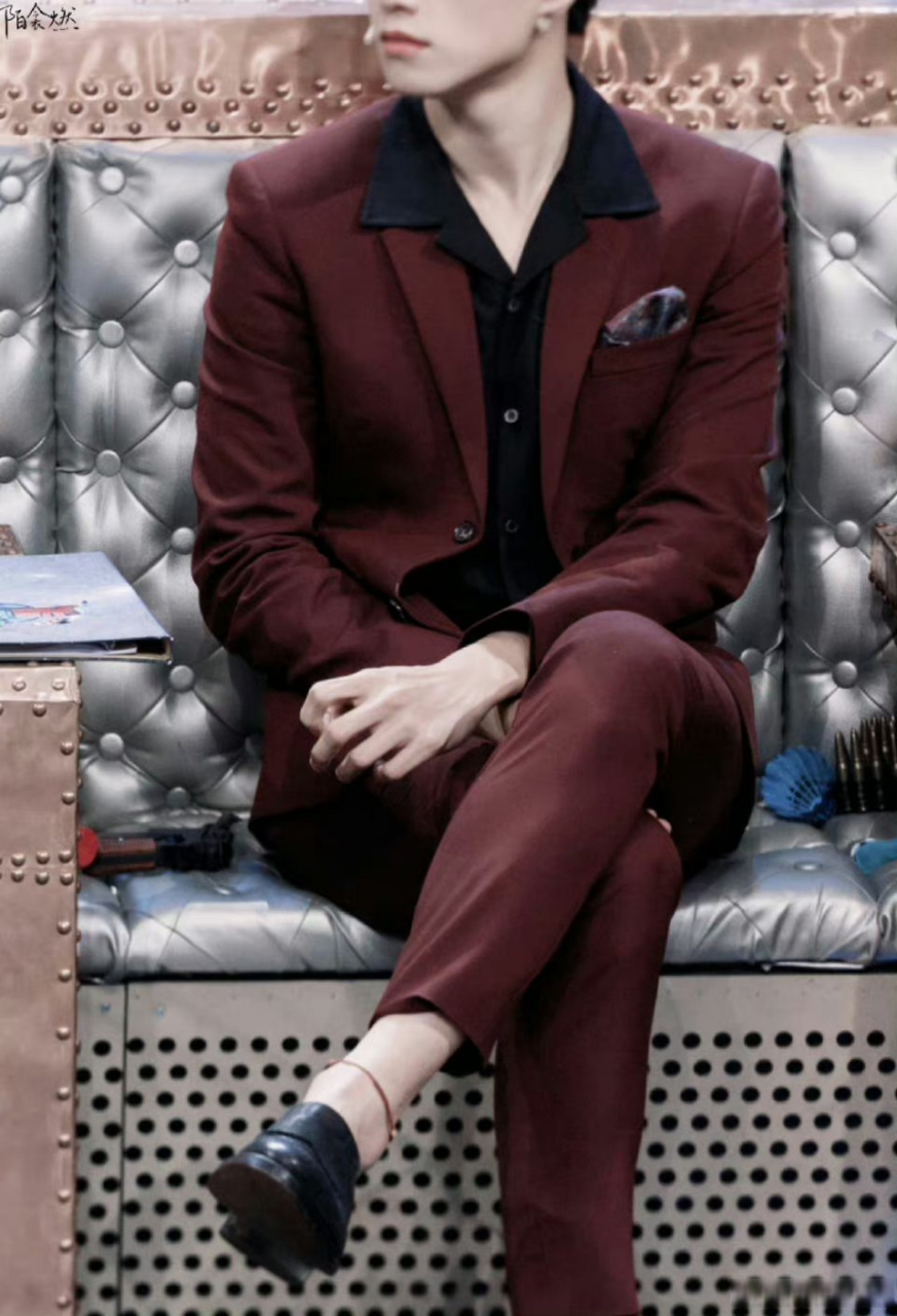 魏大勋的手可以单独出道魏大勋肯定没想到,我的一双手竟然比我的脸还