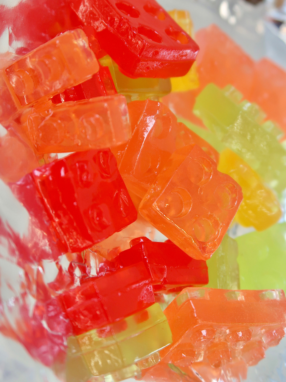 第一次看到这种软糖,真的有点surprise~这款积木软糖也太可爱了吧