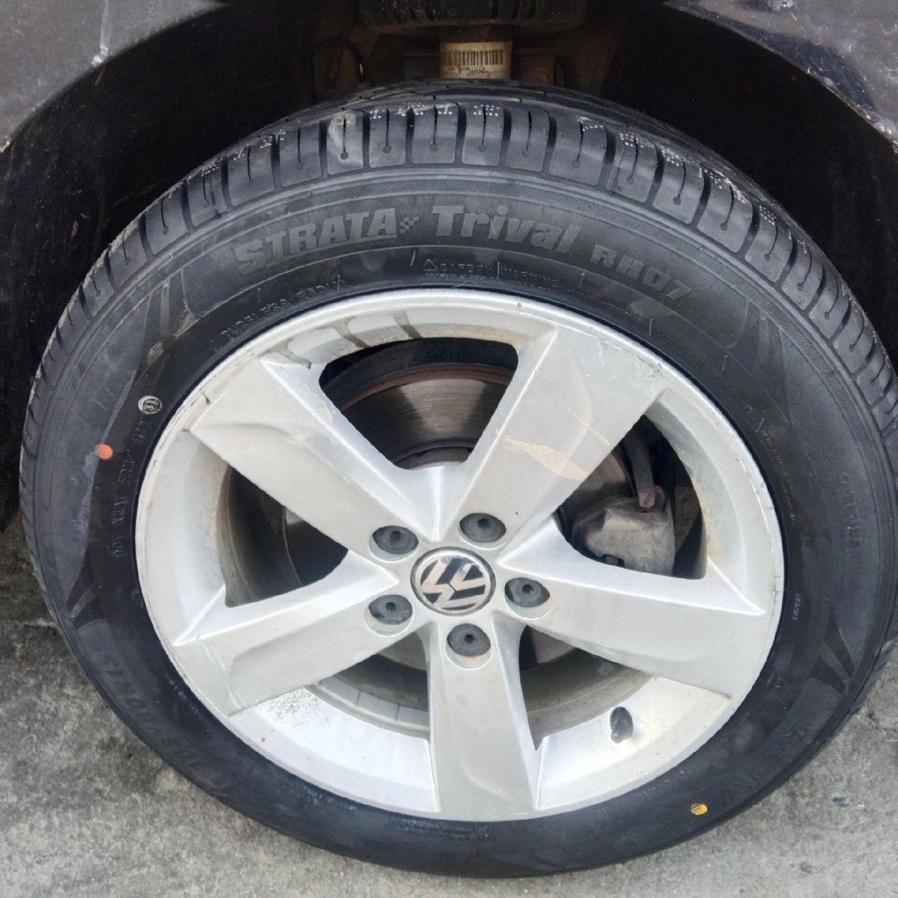 大众新桑塔纳更换赛轮锐科途轮胎185-60-15两条,完美上车.