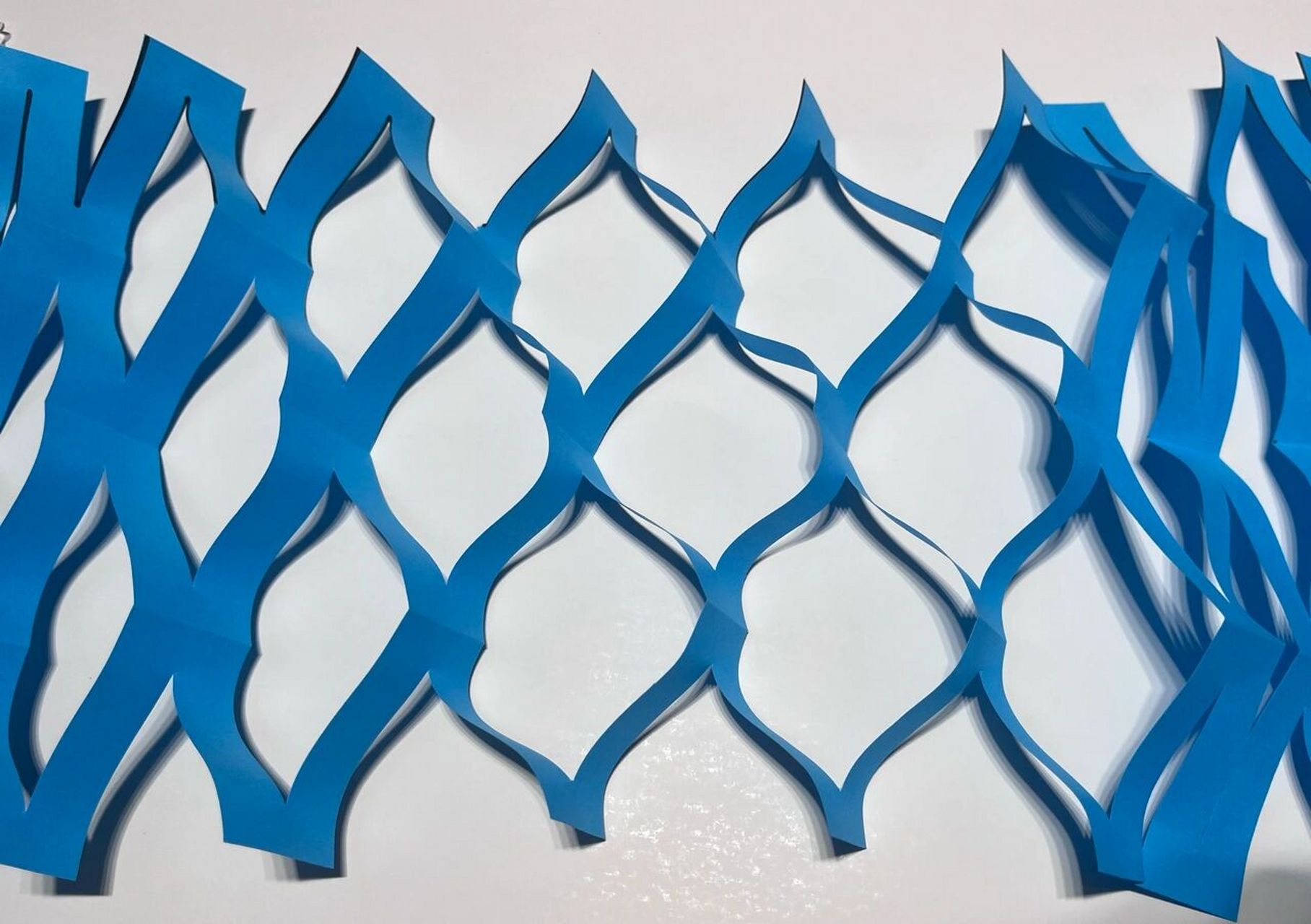 一年级美术课|剪纸《一条拉花鱼》 小朋友们最喜欢的拉花剪纸,做一条