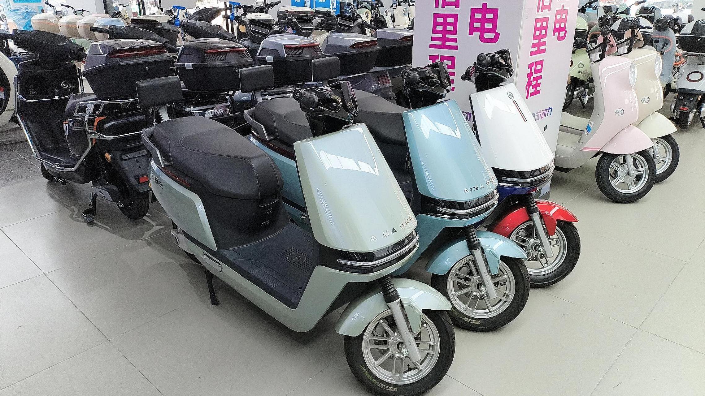 爱玛电动车空军一号6个电瓶2799.