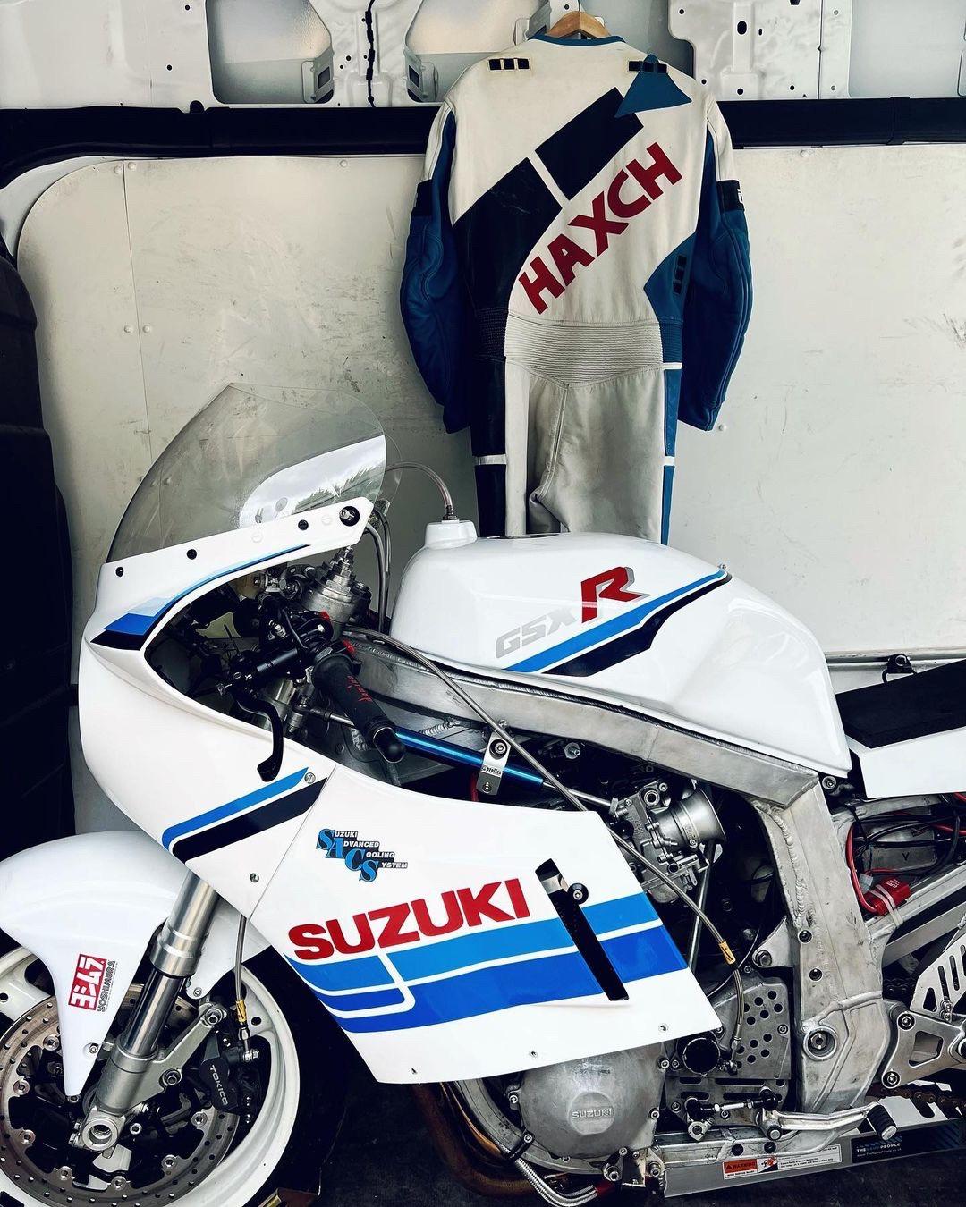 原车是铃木1988年的 gsx-r1100  j 型号.
