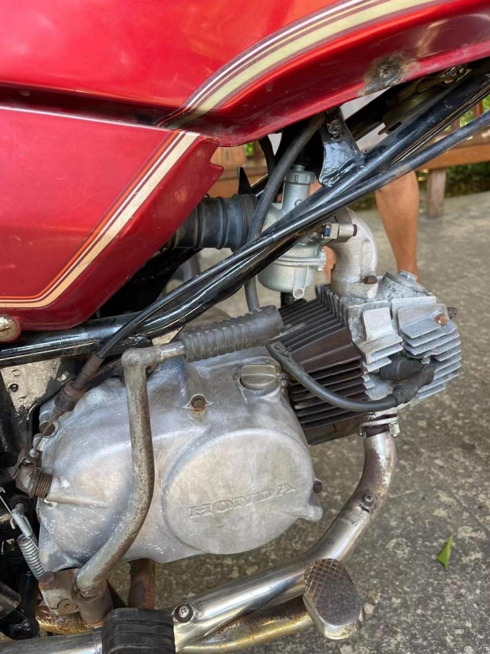 本田鹰仔100 1999米.