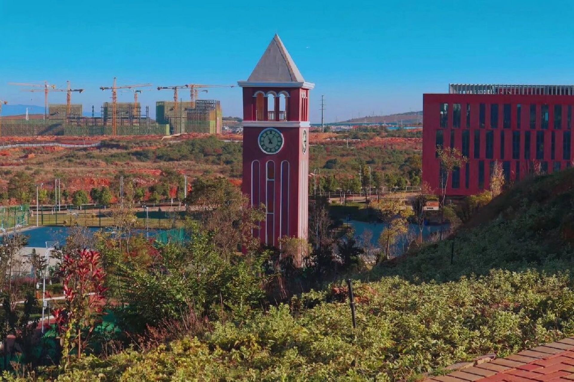 昆明理工大学津桥学院 欢迎学弟学妹们报考昆明理工大学津桥学院