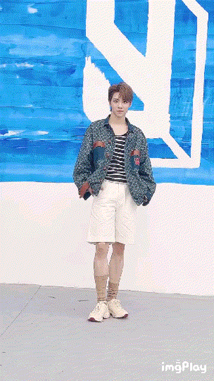 一起闭嘴跳舞吧青春有你3选手余景天,罗一舟同跳导师李宇春新歌《闭嘴