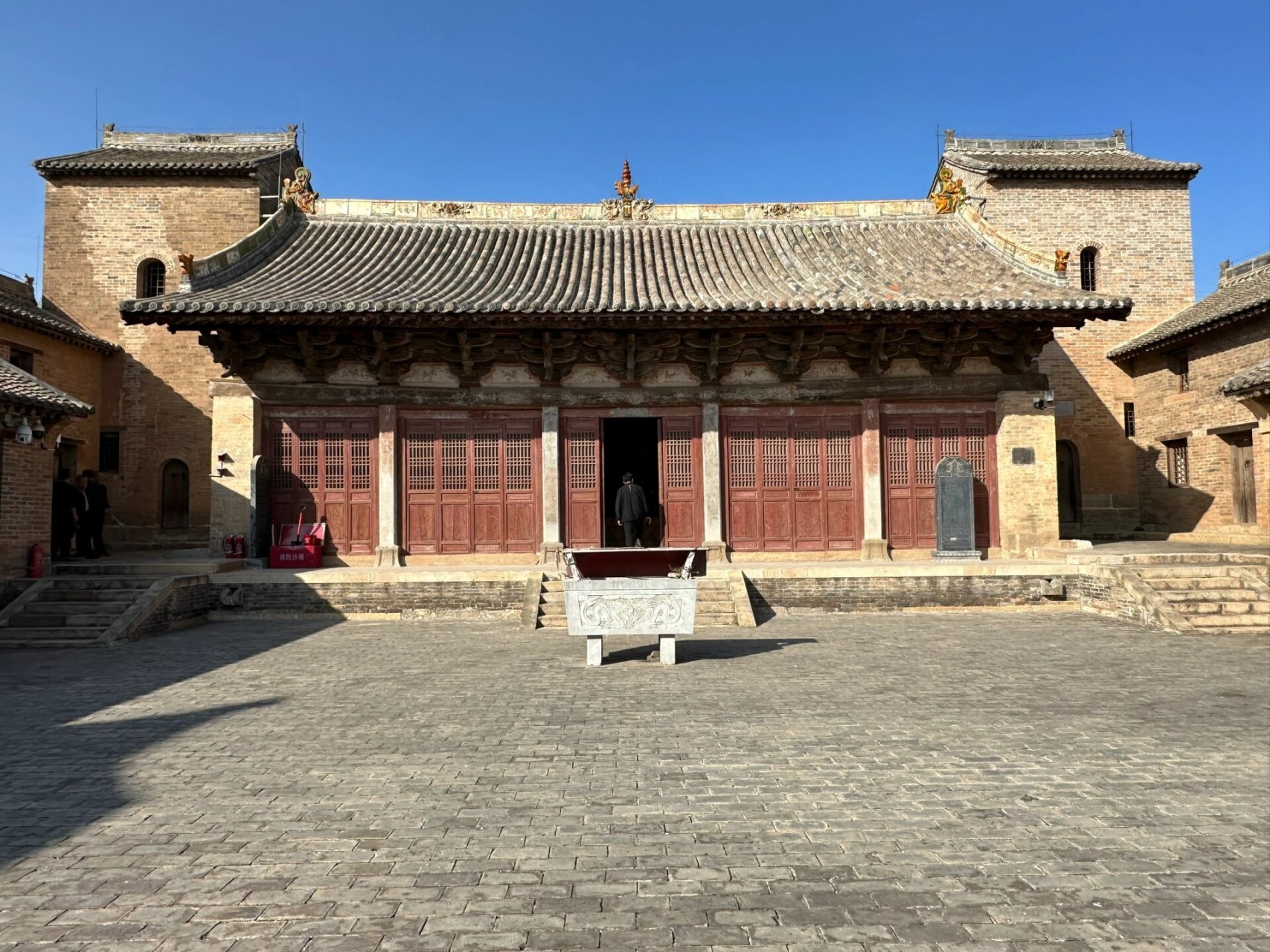 高平崇明寺 唐风醇厚的北宋建筑 高平崇明寺的建筑是现存早期建筑中最
