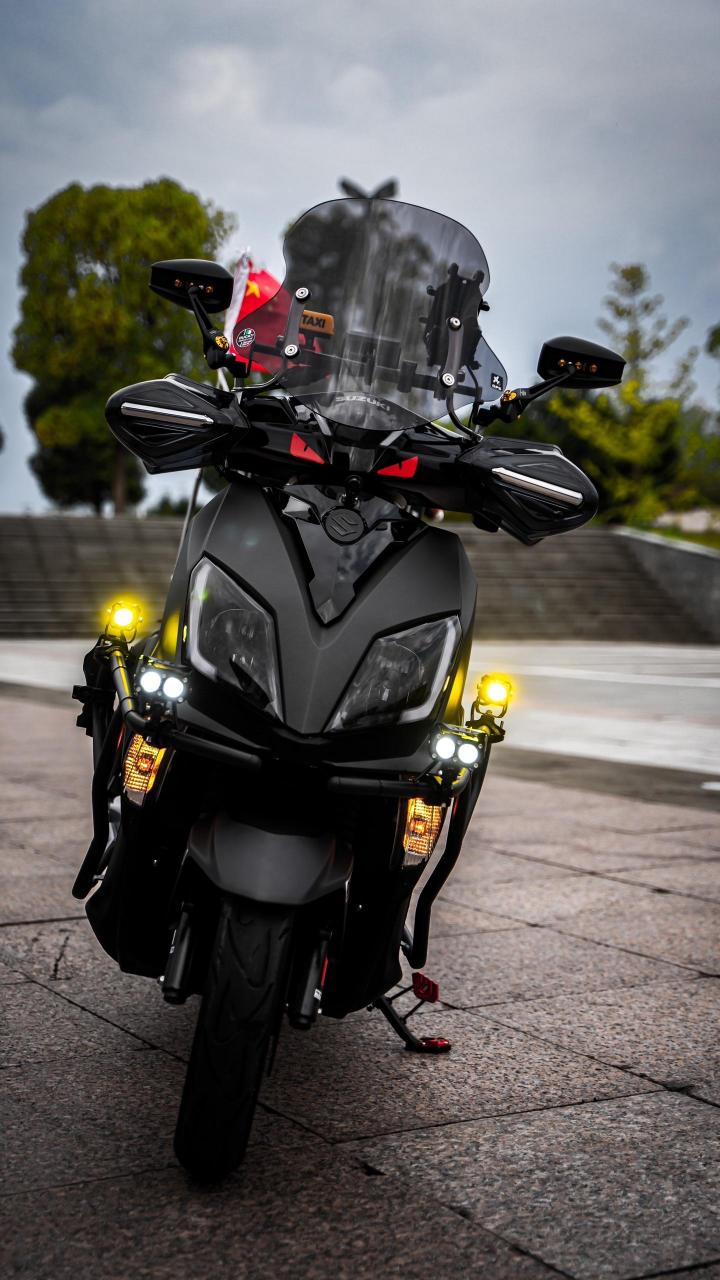 铃木uy黑武士.相同频率的人,才喜欢同样的感觉机车壁纸