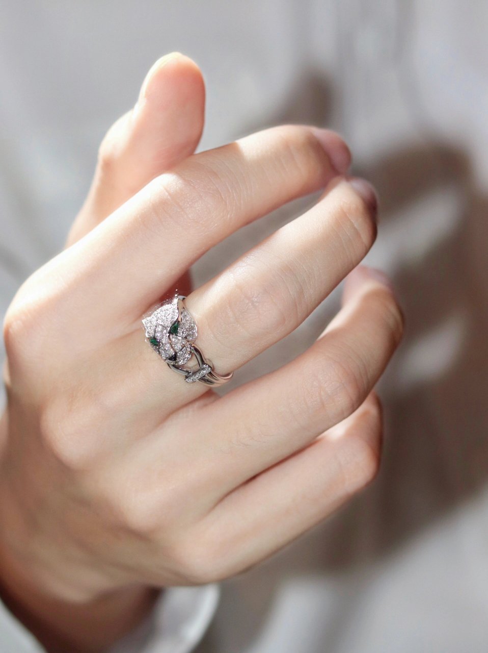 适合男朋友的卡地亚豹头戒指