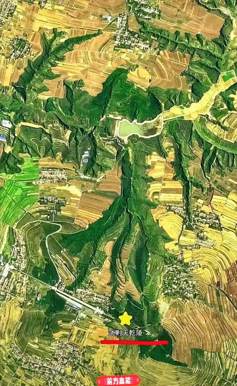 图评:唐高宗和武则天的乾陵航拍照,像极了展翅欲飞的凤凰.