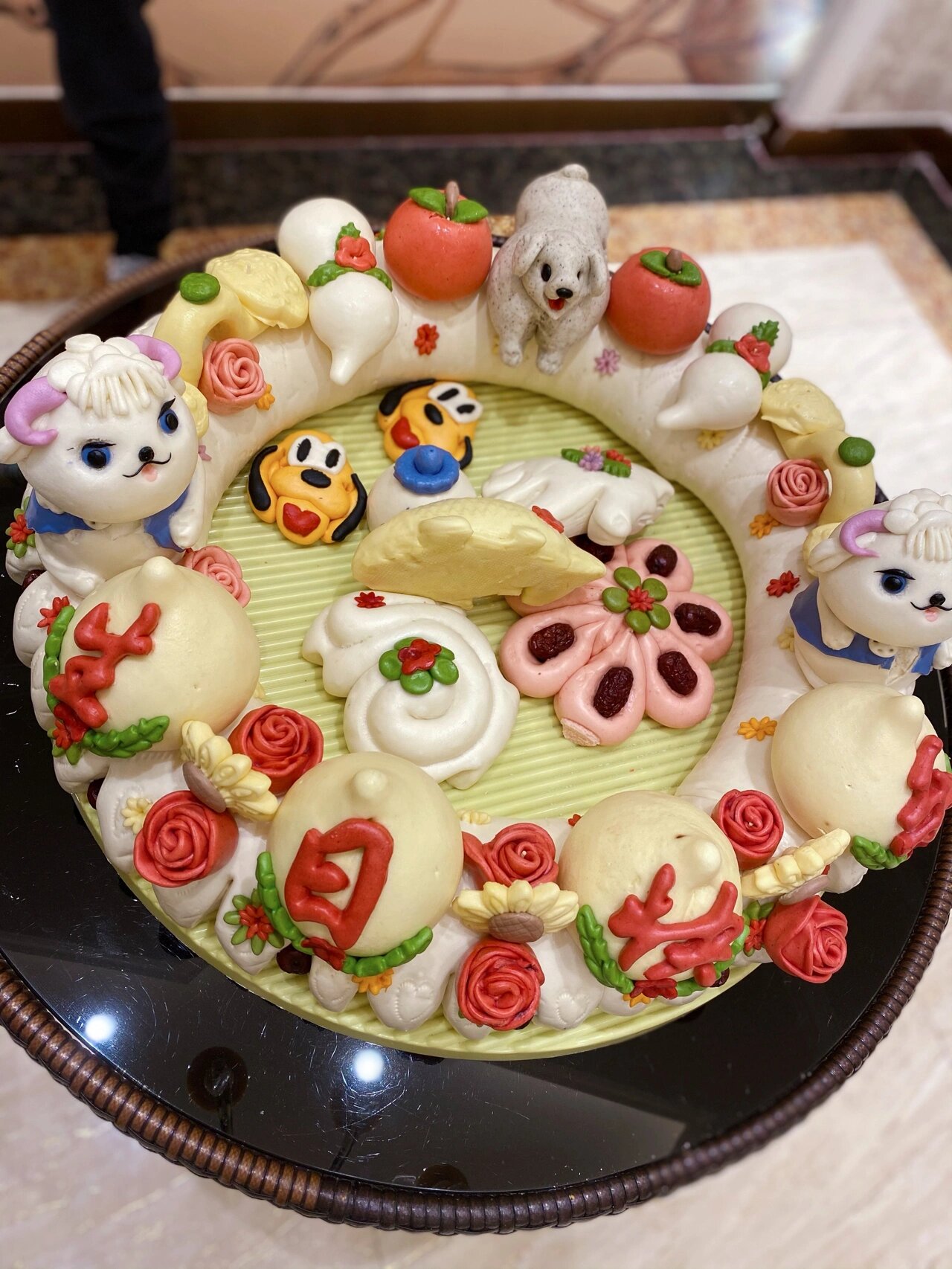 这漂亮的大面圈 过年回了爷爷奶奶家过年,正好赶上妹妹生日,内蒙习俗
