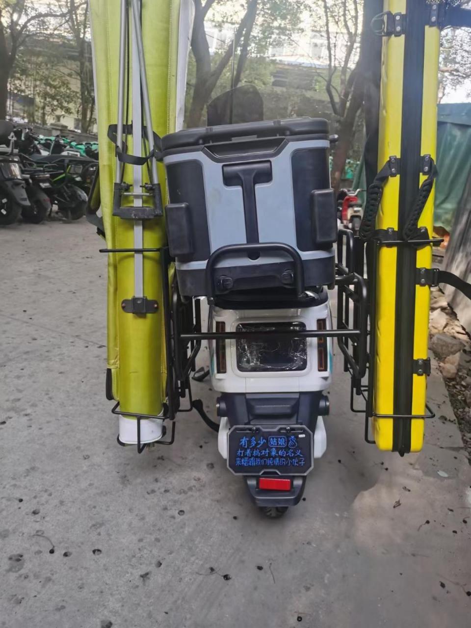 钓鱼智能电动车:新一代的垂钓伙伴 随着科技的发展,越来越多的人选择