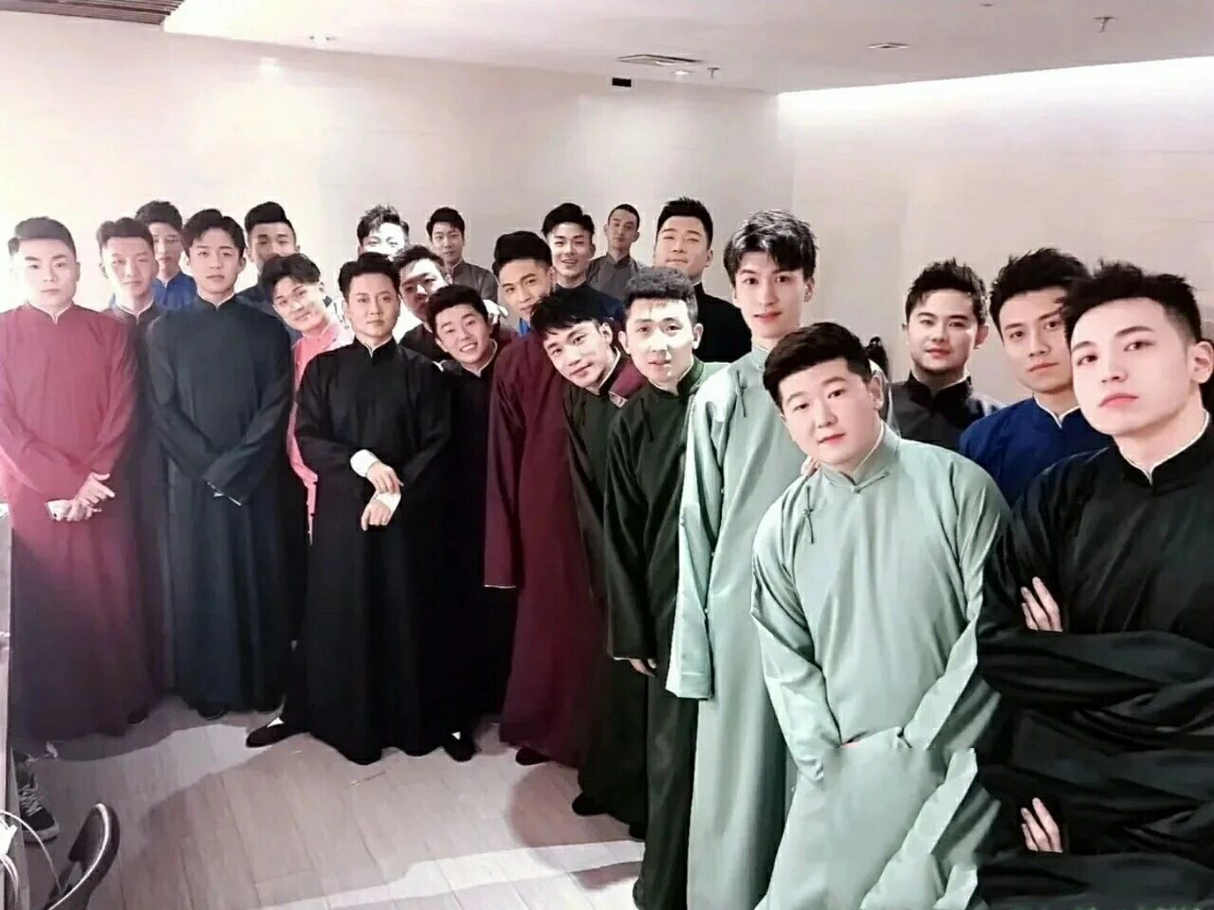 德云社的大合照 抱图出音