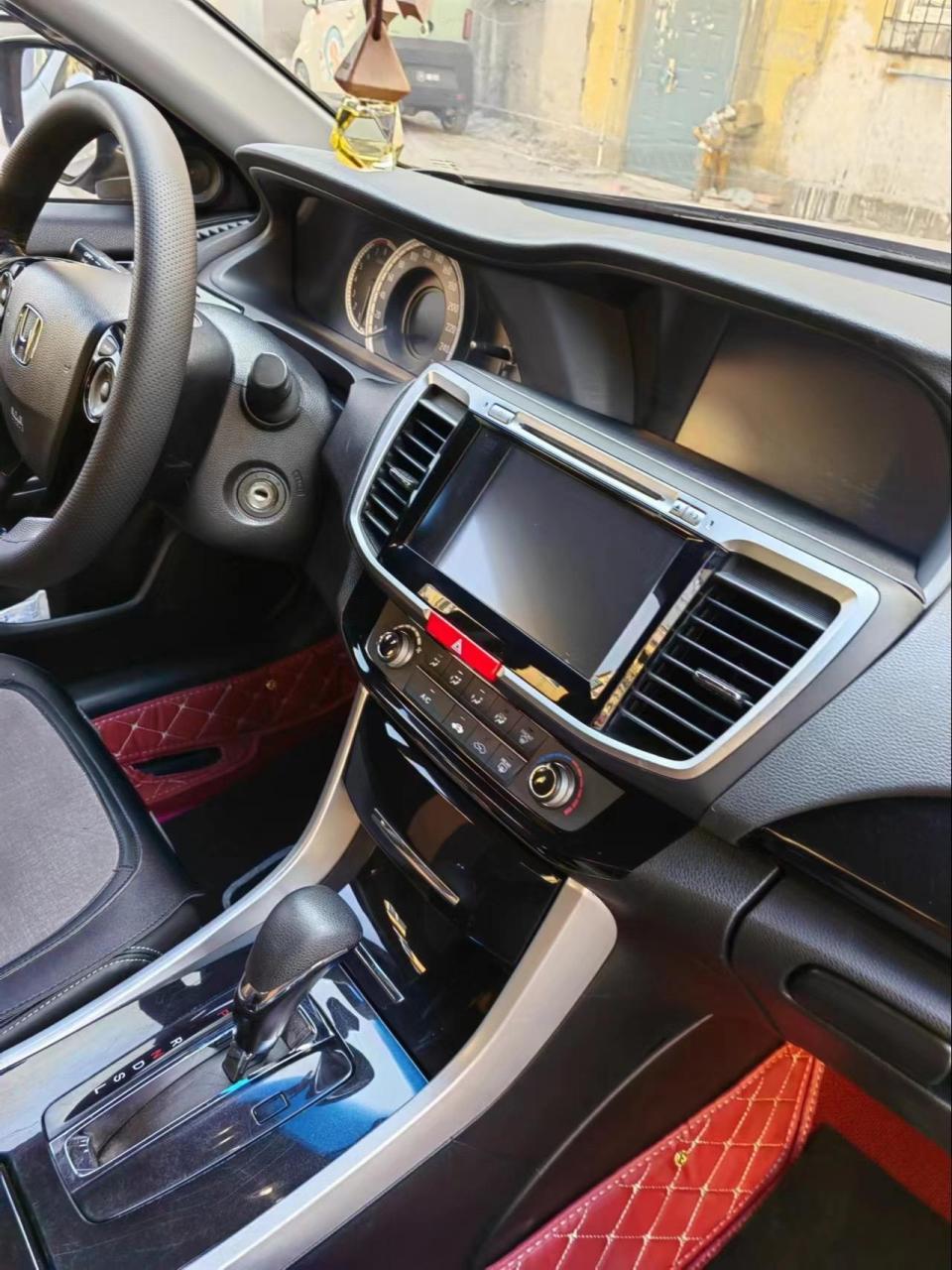 16款雅阁九代半2.0舒适改原厂高配中控屏,安装完成