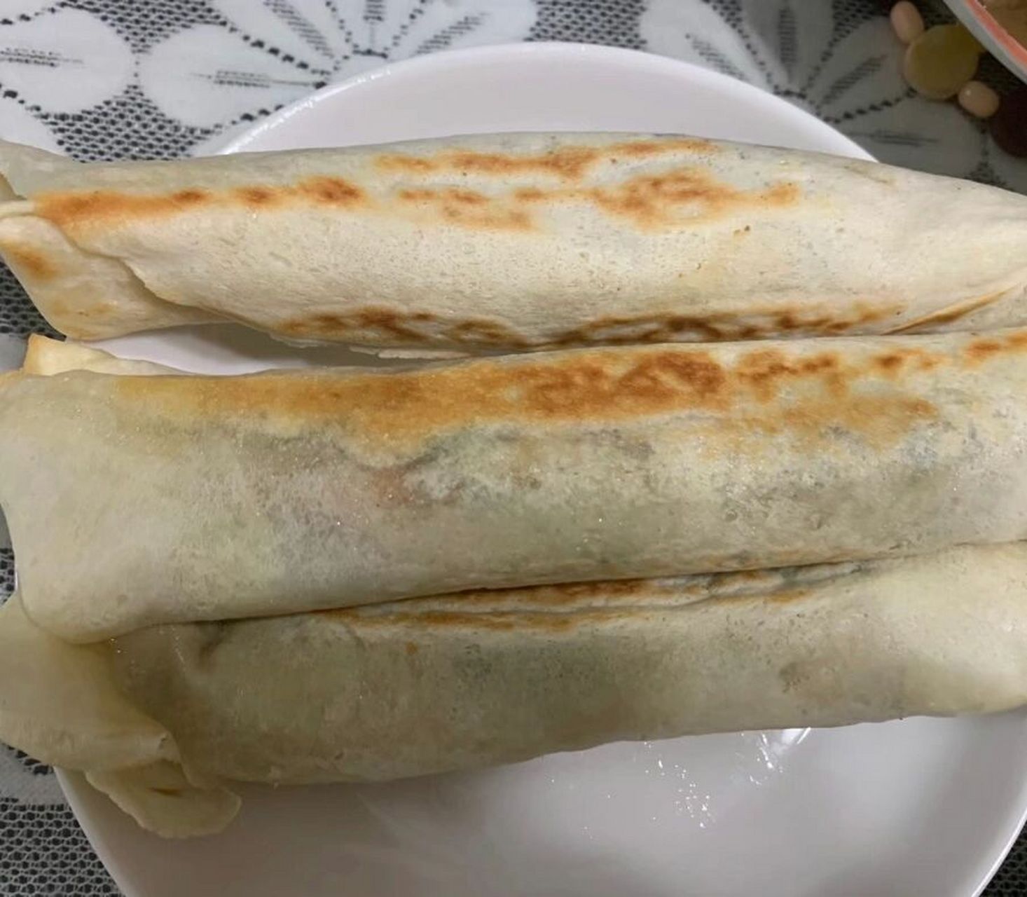 麦饺筒(食饼筒) 73所需材料 面粉 73方法 ① 800克面粉,加入一小