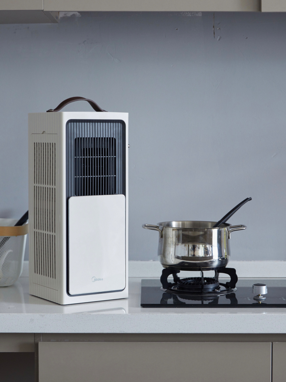 宿舍超爱的便捷小空调---美的小凉块 家人们,又到了炎热的夏季.