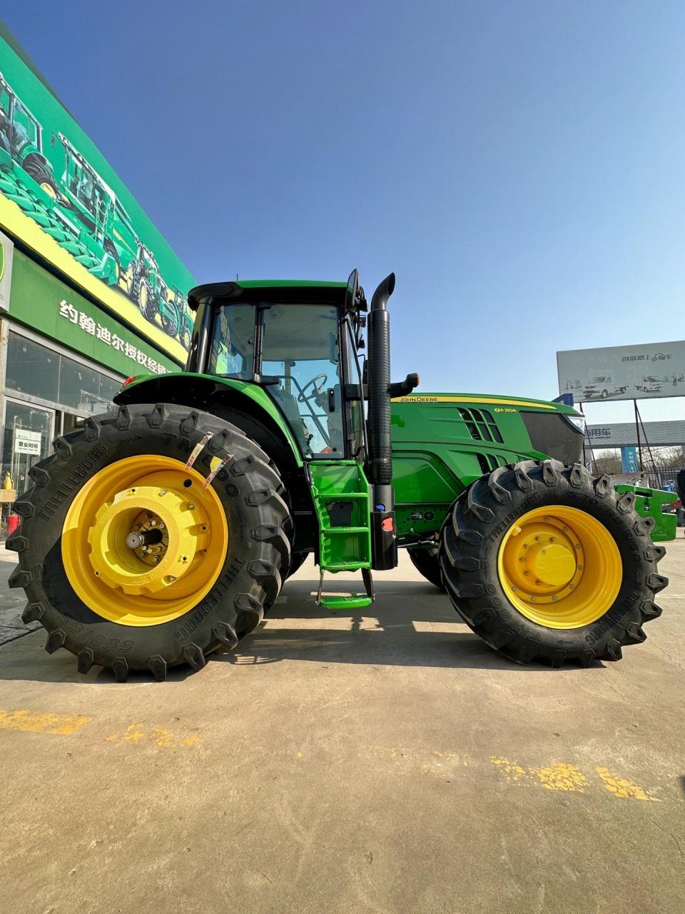 性价比最高的约翰迪尔大马力2104拖拉机.