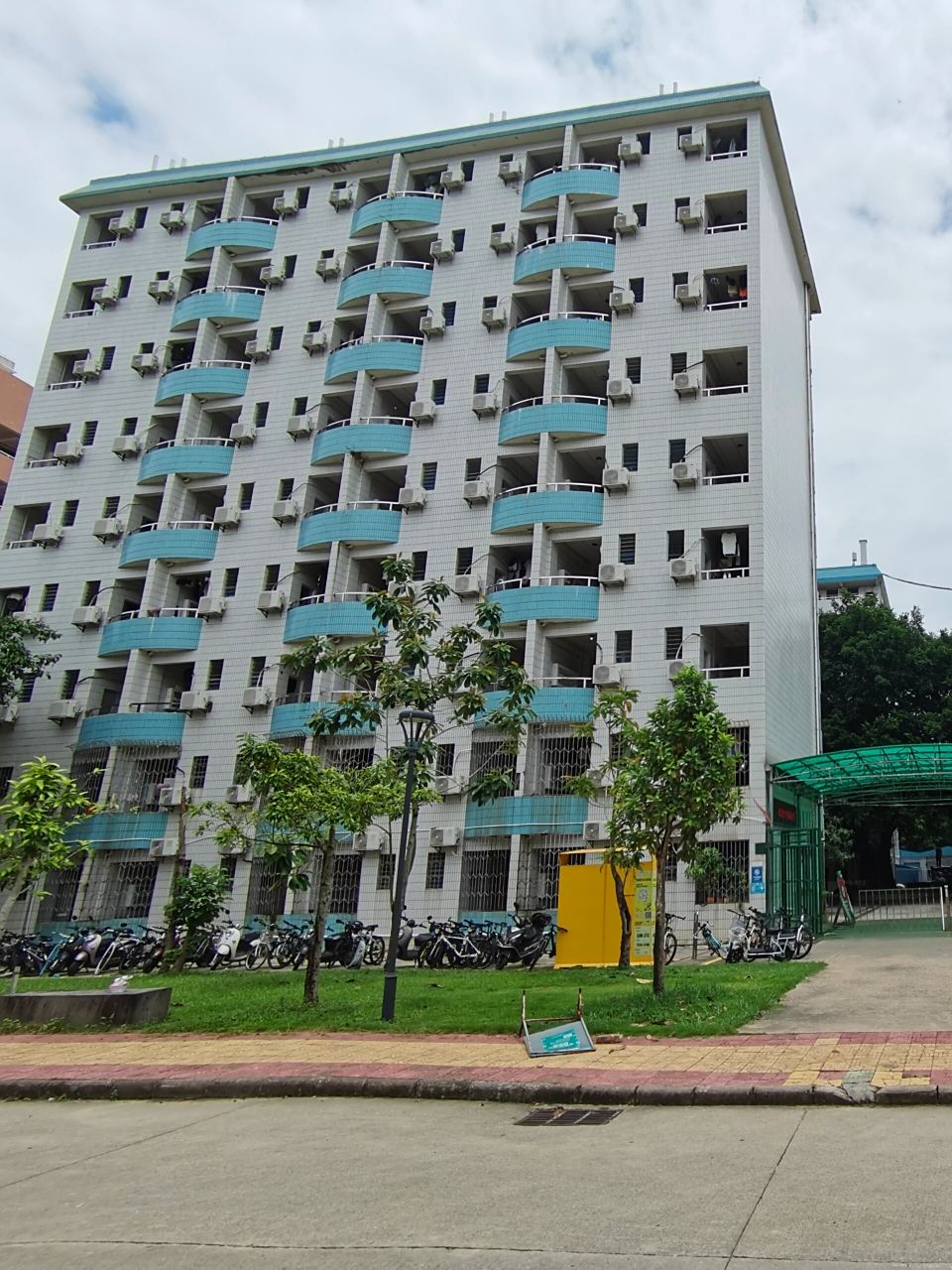 9215岭南师范学院宿舍照片75 很快就要开学 	 男生:昌明苑,博雅