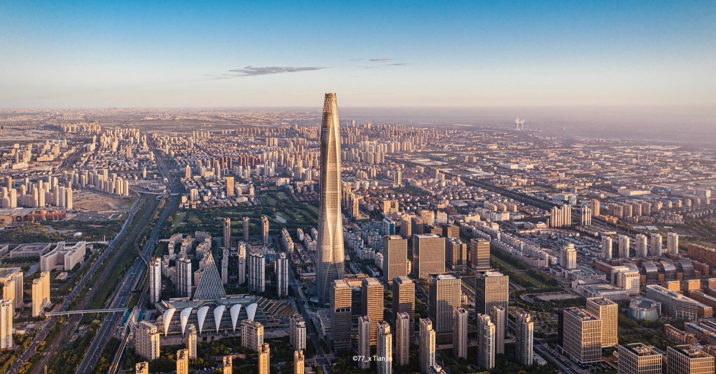 117大厦和天津周大福图片