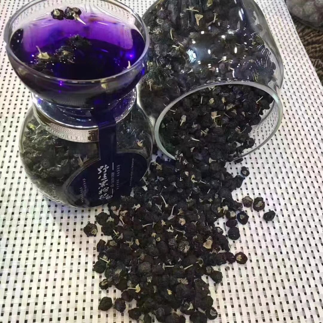 黑枸杞泡水该是什么颜色?