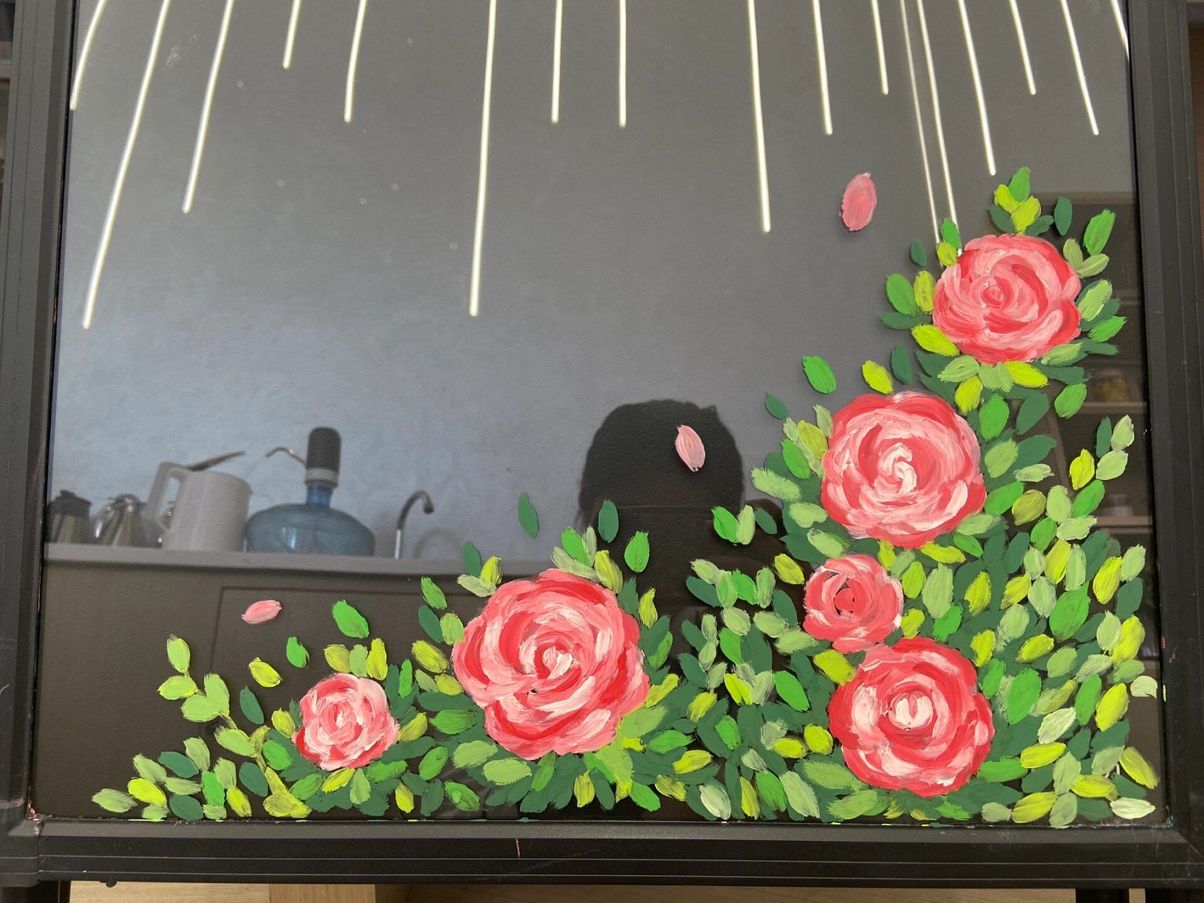 案场荧光板手绘细节 之前有小伙伴问我玫瑰花怎么画的,我也不知道怎么