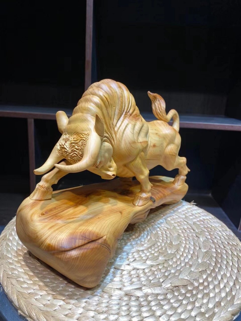 木雕牛摆件 崖柏料《牛气冲天》尺寸长28宽11高19材料干净,香味浓郁