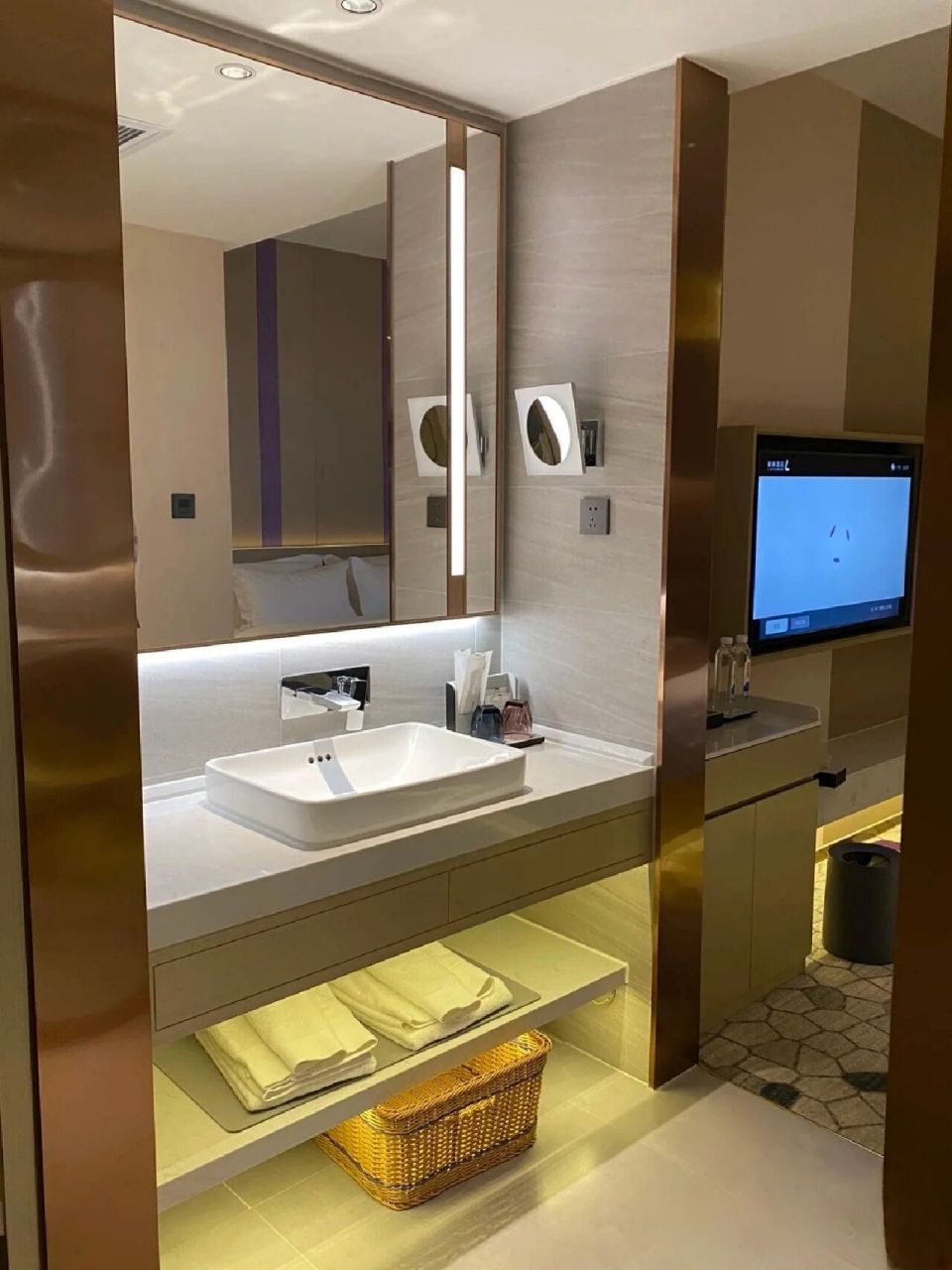 麓枫|和父母来北京就选这家酒店 打算放假去北京玩,最令人头秃的就是