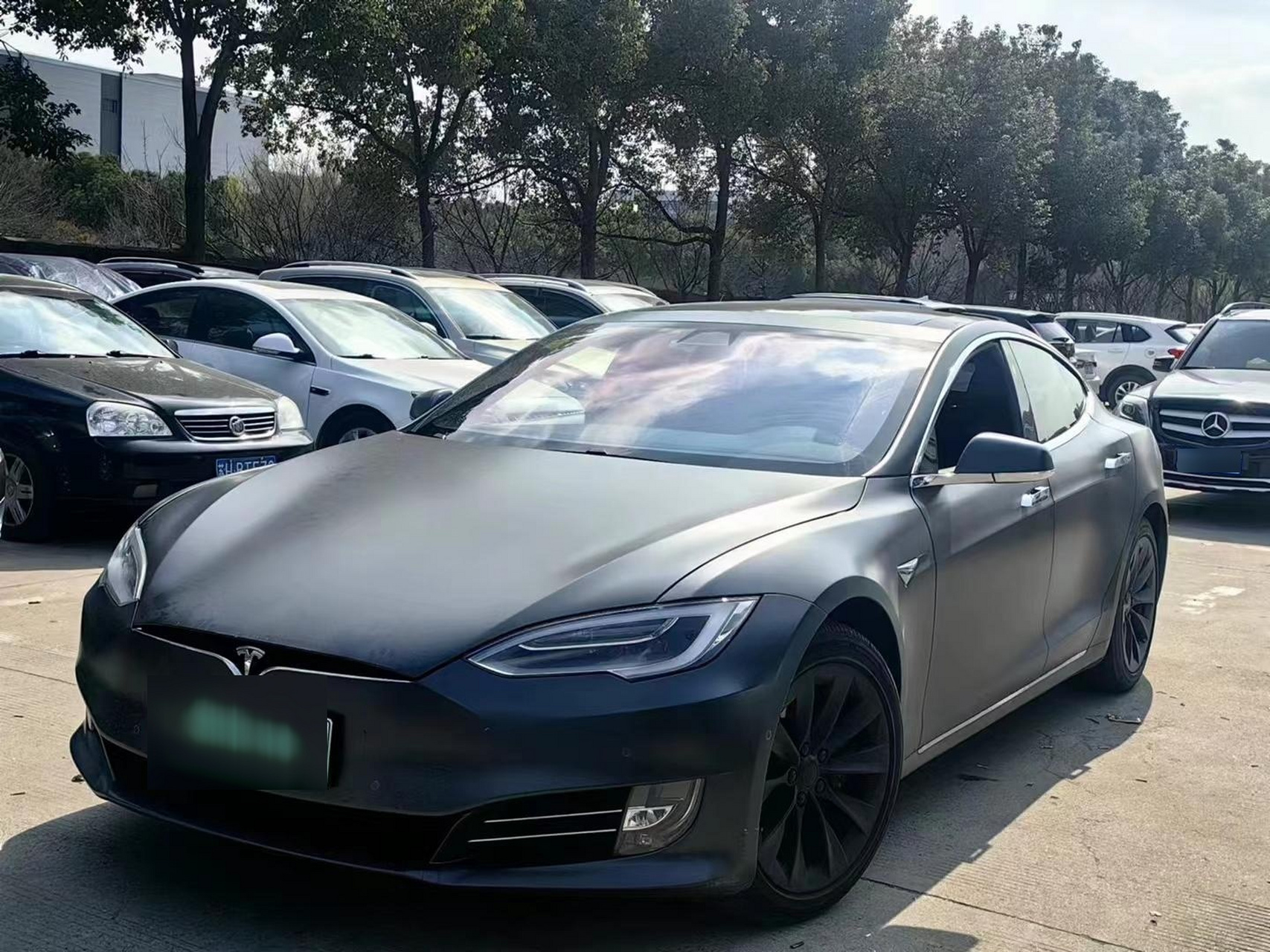 17年10月特斯拉毛豆s,续航570km,实表9万公里 当年落地108万,原版3个