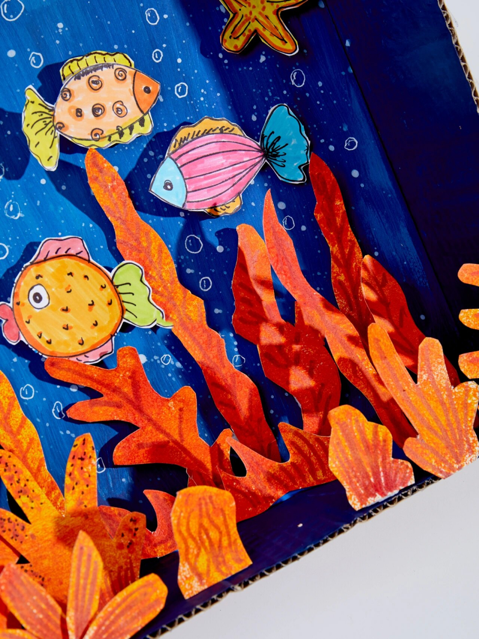 创意少儿美术【海底世界立体画】 五彩斑斓的珊瑚搭配上七彩的小鱼