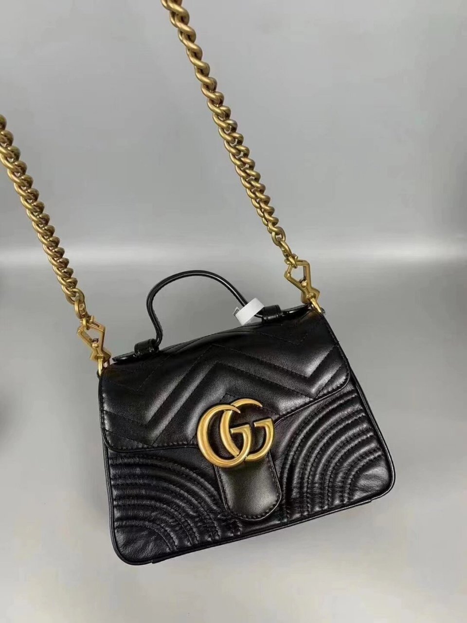 92156999元 0115古驰gucci  marmont mini马蒙黑金手柄邮差包