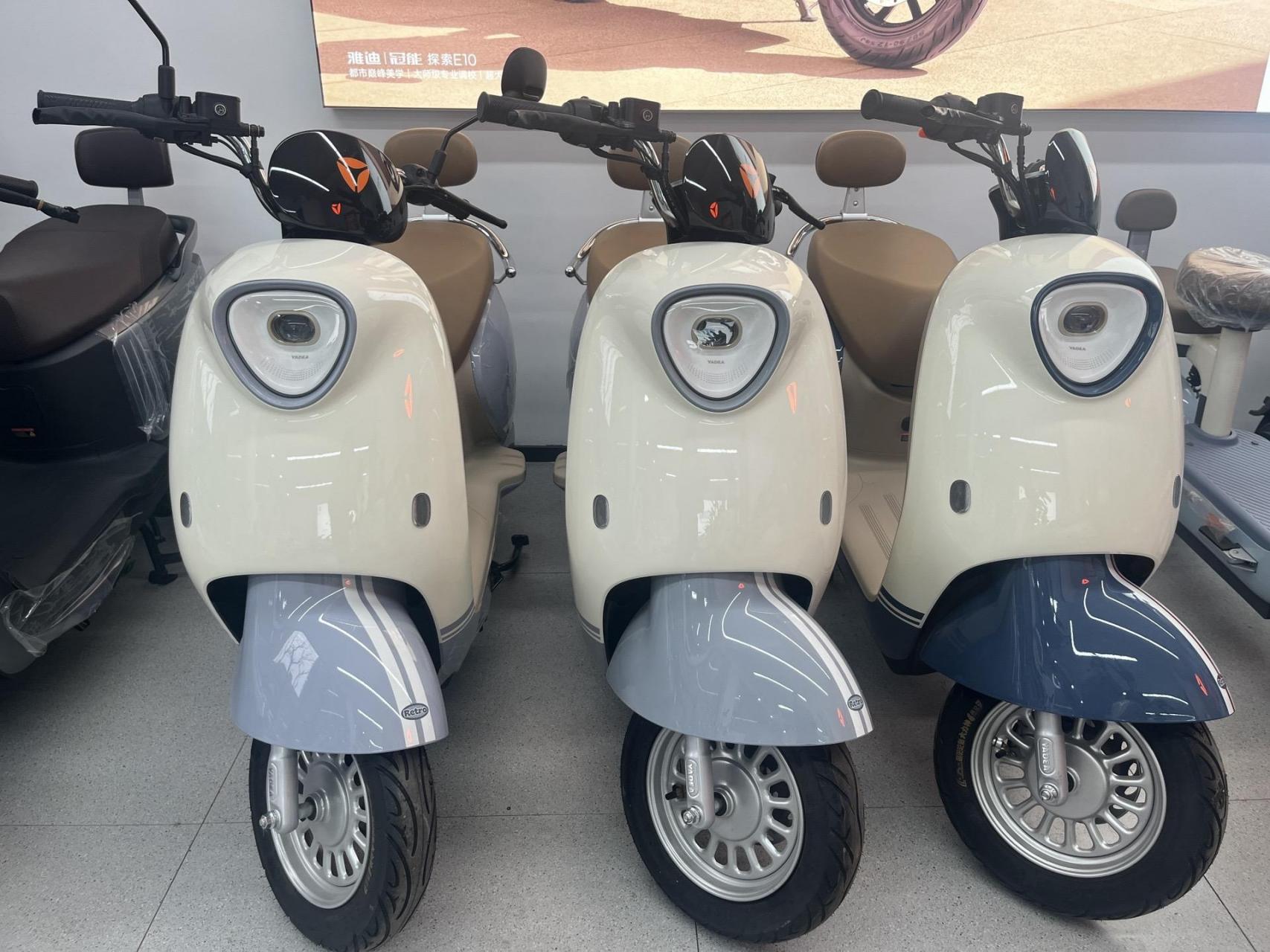 新国标电动车 雅迪冠能6代q50