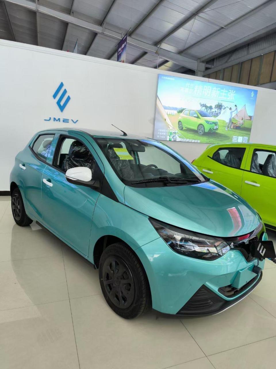 (江铃新能源ev2小麒麟)长3500宽1646高1460,时速100,最大续航220公里