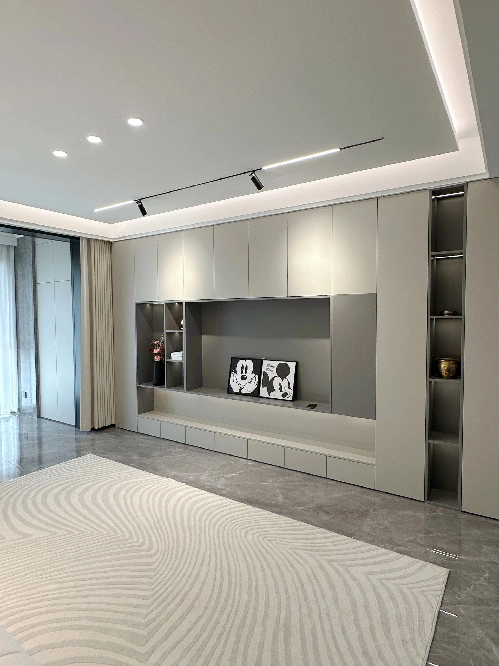 75m,悬浮吊顶下吊12公分,做完之后真的不压抑 灯光布局 磁吸轨道灯小