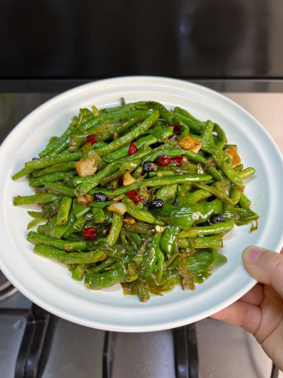 擂辣椒炒长豆角,学会就是你的拿手菜,巨好吃 豆角这样做真的特别好吃