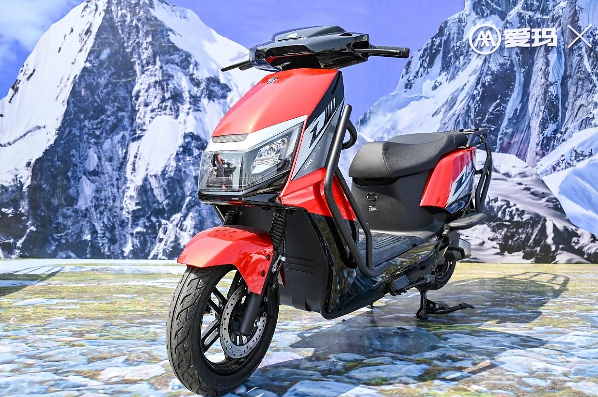 霸气的电动车,还得看爱玛劲霸f692 周末的爱玛经销商大会,各位小红书