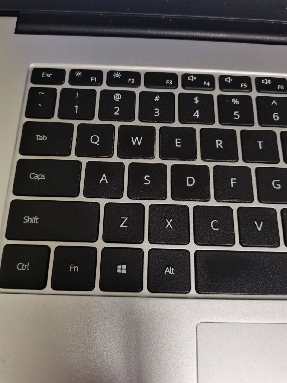 笔记本键盘上有一个字母z打不出来了,咋?