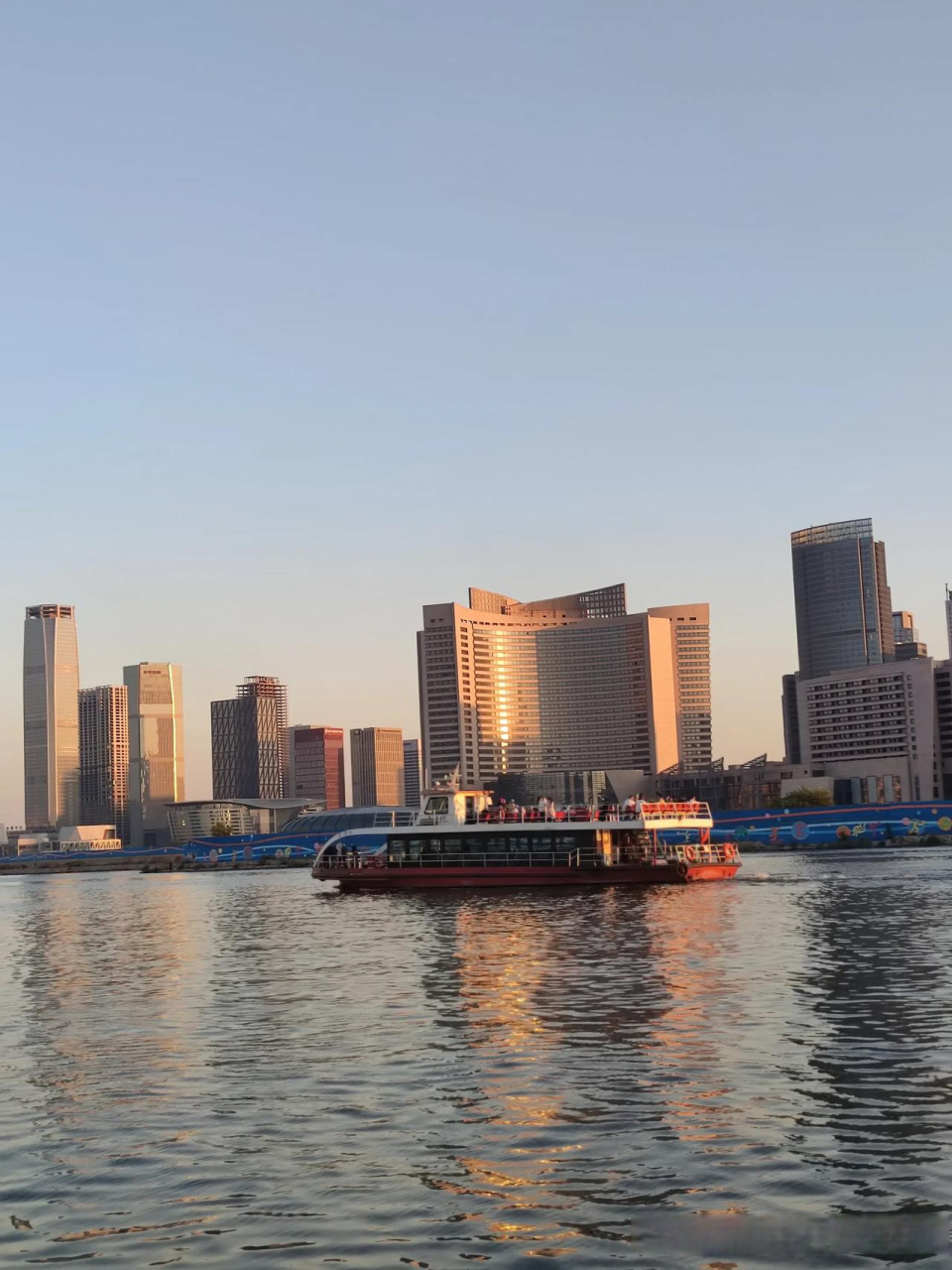 时间:2023年10月14日 地点:天津塘沽海河外滩公园 周六的外滩公园真是