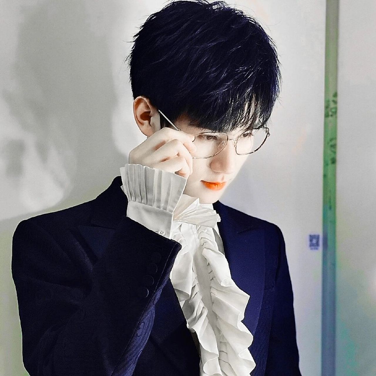 张真源头像 戴眼镜的小张张好欲哦 怼镜拍yyds95 向飞飞子申请