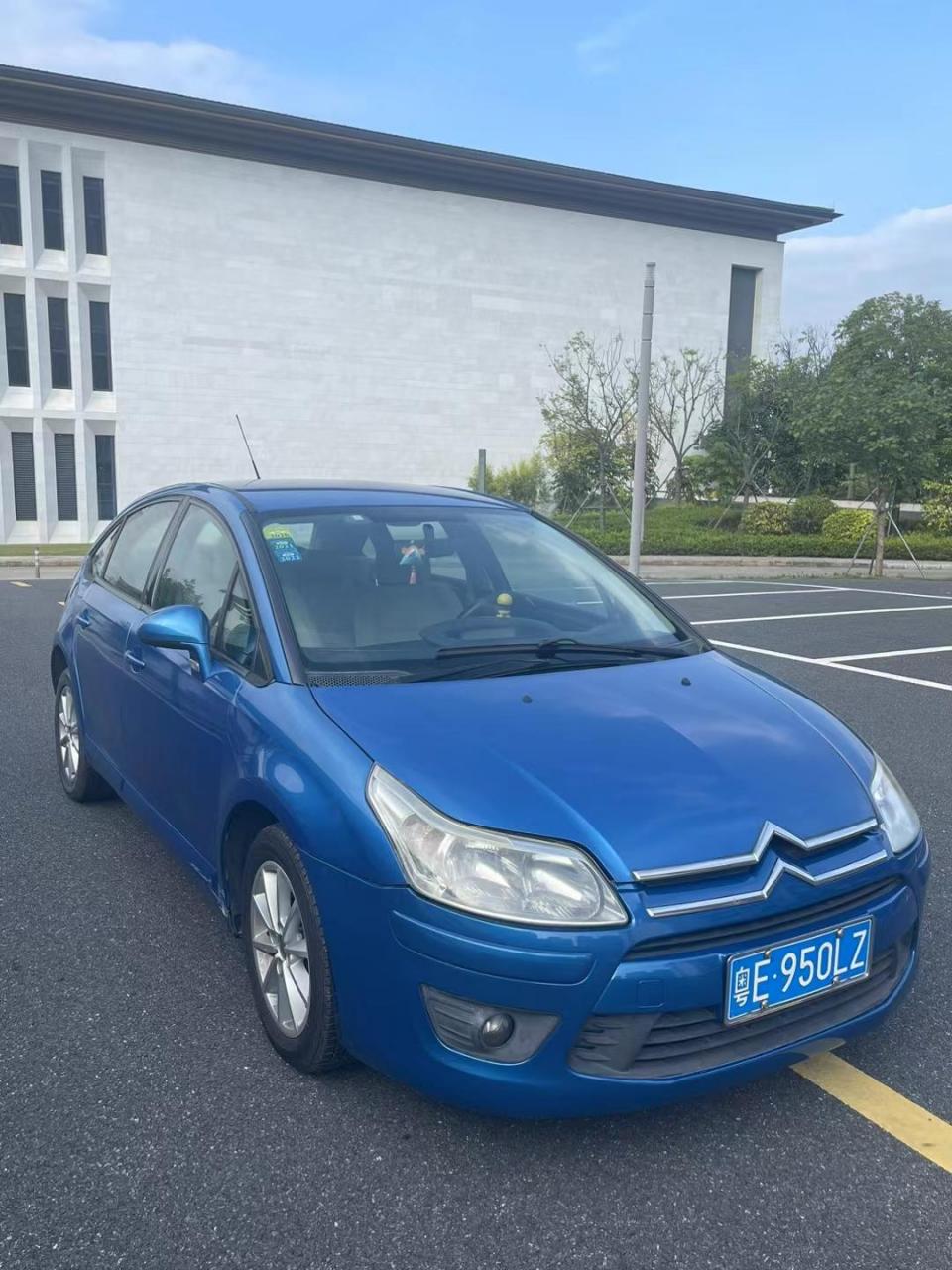 刚拿下2011年,雪铁龙世嘉,1.