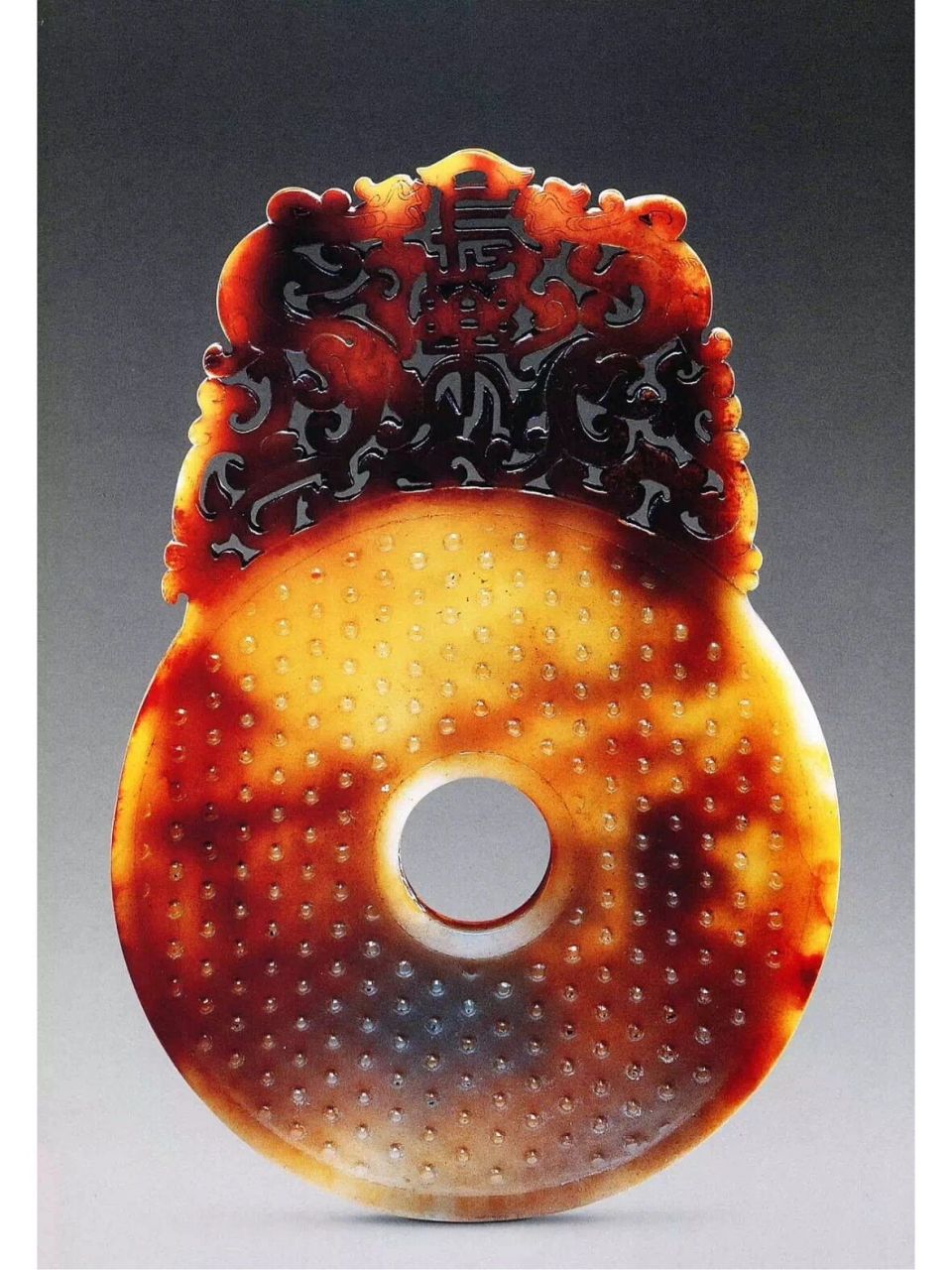 古玉美在红沁 欣赏美玉馆藏 古玉之美,贵在有沁.
